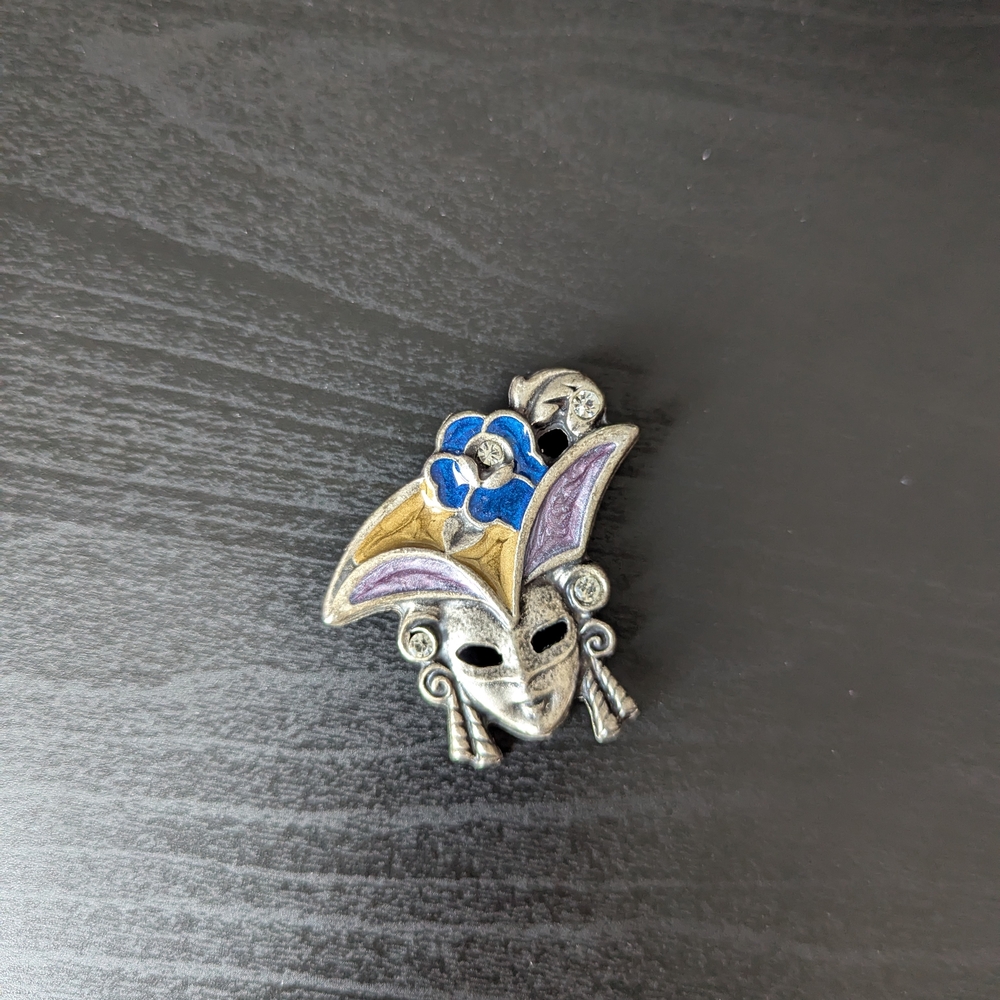 Colorful Jester Mask Brooch - Picture 2 of 4